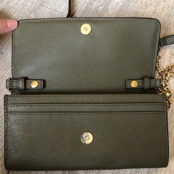 Beautiful Michael Kors Green Crossbody - Picture 4 of 12